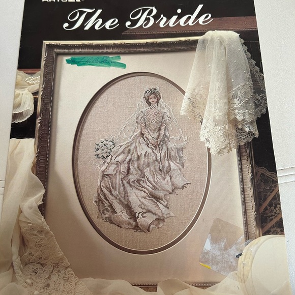 5/$25 Leisure arts 2031 crochet pattern Victorian gown 🥰 - Picture 1 of 6